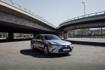 Lexus ES300h with Digital Side-View Monitor 2020 года (EU)